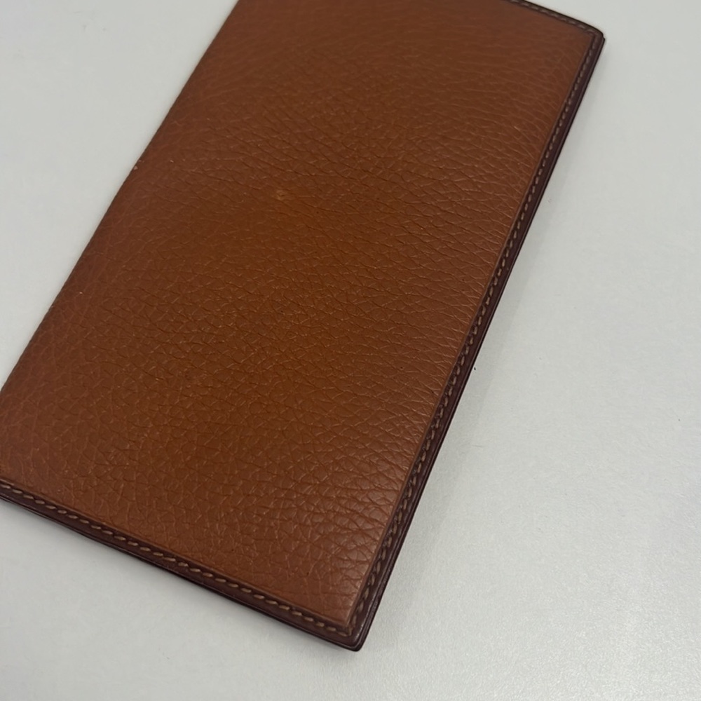 GUCCI Check wallet 7”x3.75” Tan Pebble leather - Picture 2 of 6